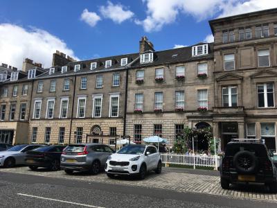 おしゃれなで小さいブティックホテル