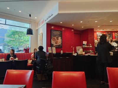 毎日8時00分から21時00分まで営業していてサクッと利用出来る。