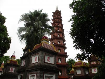 厳しい服装のチェックはありませんでした