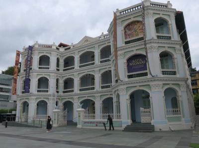 「プラナカン博物館」を見学するなら、日本語ガイドツアーで