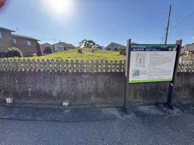 住宅地の中にあります。