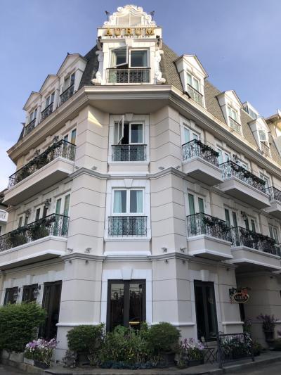 全12室、リバーサイドのプチホテル