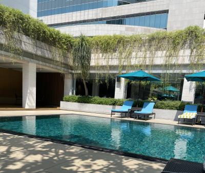 プールもあってのんびりできるホテル