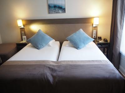 凱旋門至近の観光に便利なホテル