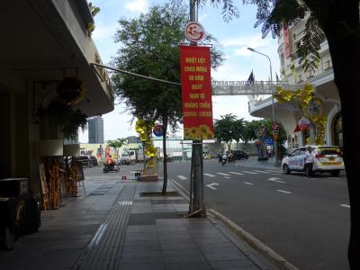 バクダン埠頭公園からヴィンコムセンターまでドンコイ通りを散策しました!!