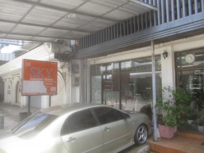 デ スカイ（スクンビット エカマイ）