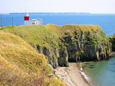 海と大地に大空が広がる岬です！　～　花咲灯台・車石