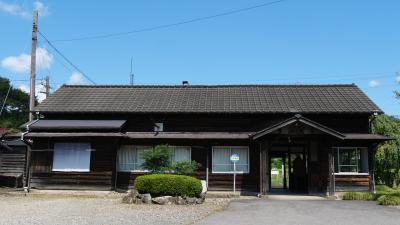 国鉄時代からの駅舎が健在