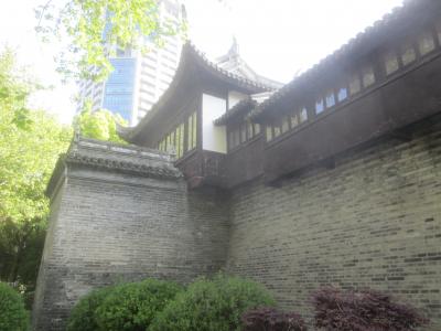 楼閣と明の城壁