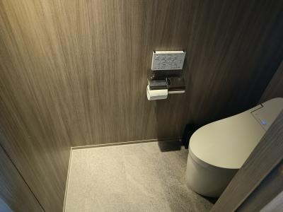 お手洗いは分かれていました