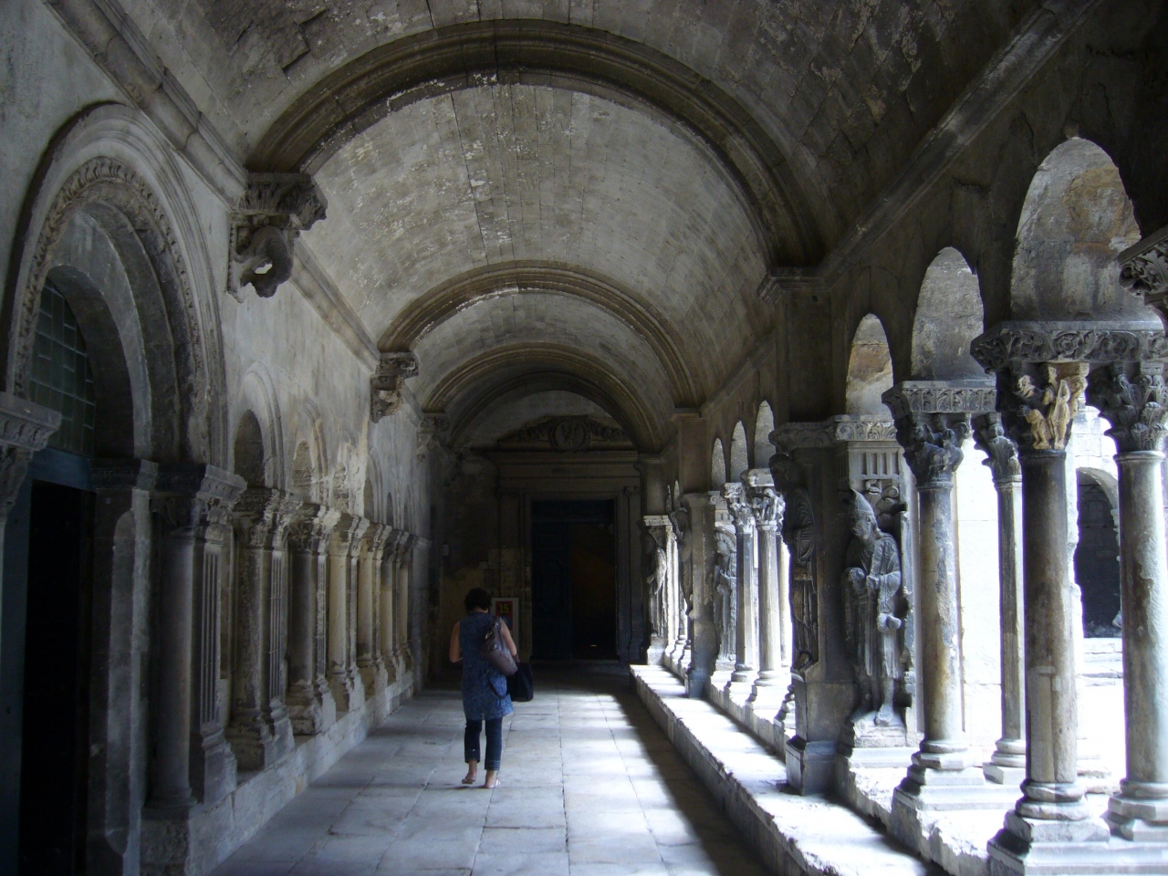サン トロフィーム教会/回廊 Eglise/Cloitre St-Trophime