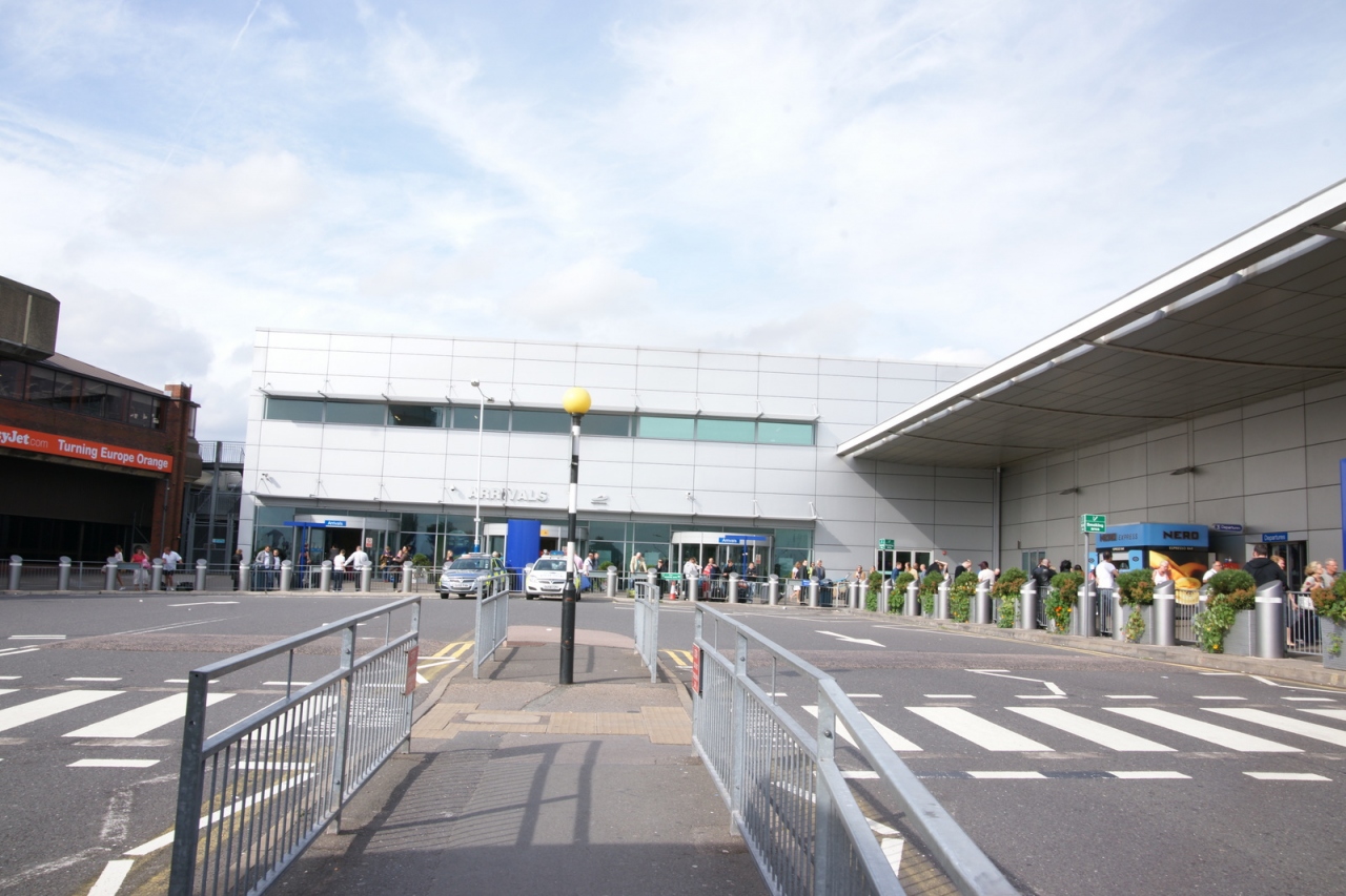ロンドン・ルートン空港 (LTN) London Luton Airport