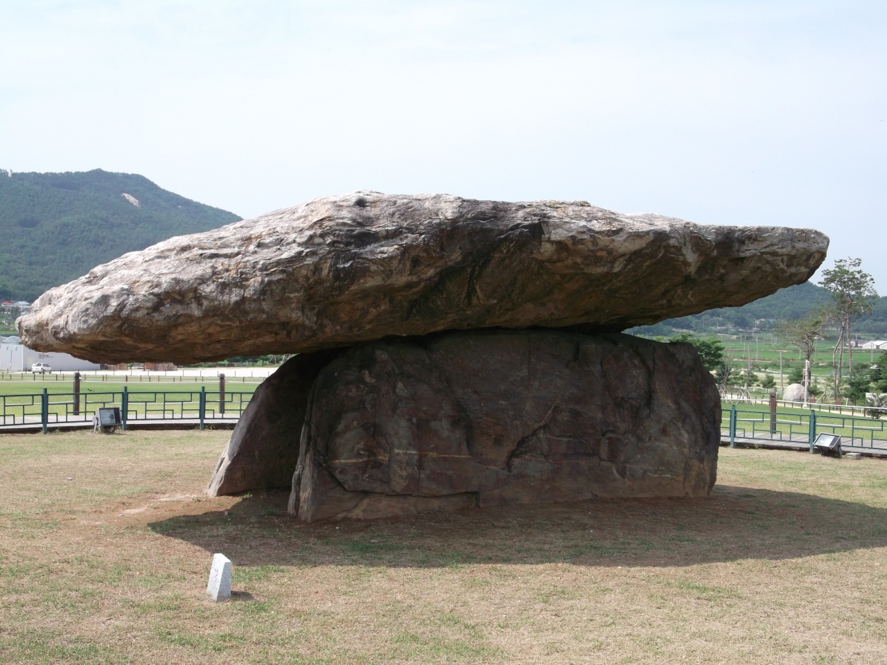 江華島支石墓群 Gochang, Hwasun, and Ganghwa Dolmen Sites