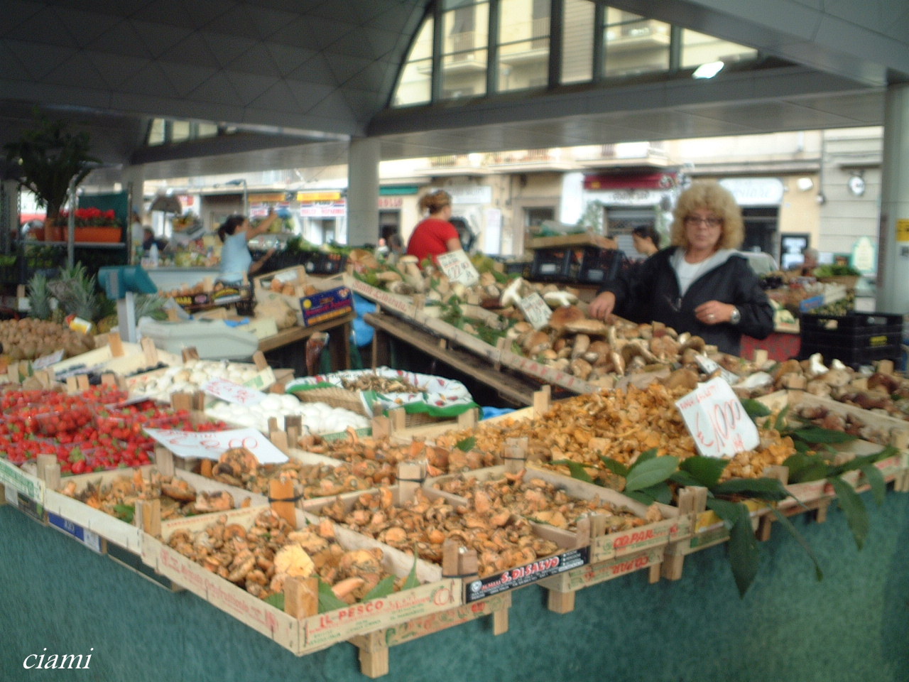 市場 (ラ スペツィア)                La Spezia market
