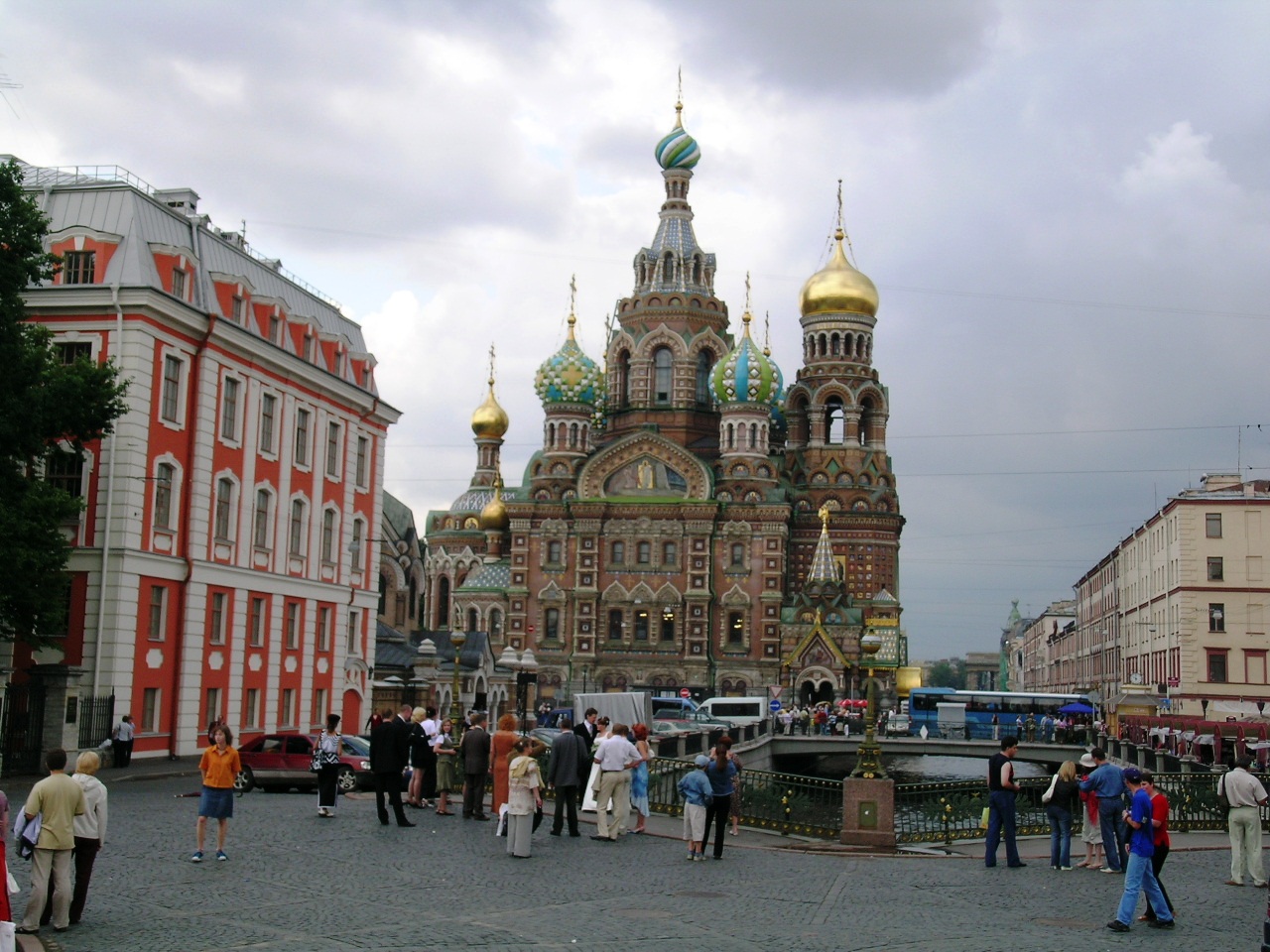 ハリストス復活大聖堂 (血の上の救世主教会)                The Cathedral of the Resurrection of Christ (Church of the Savior on Spilled Blood)