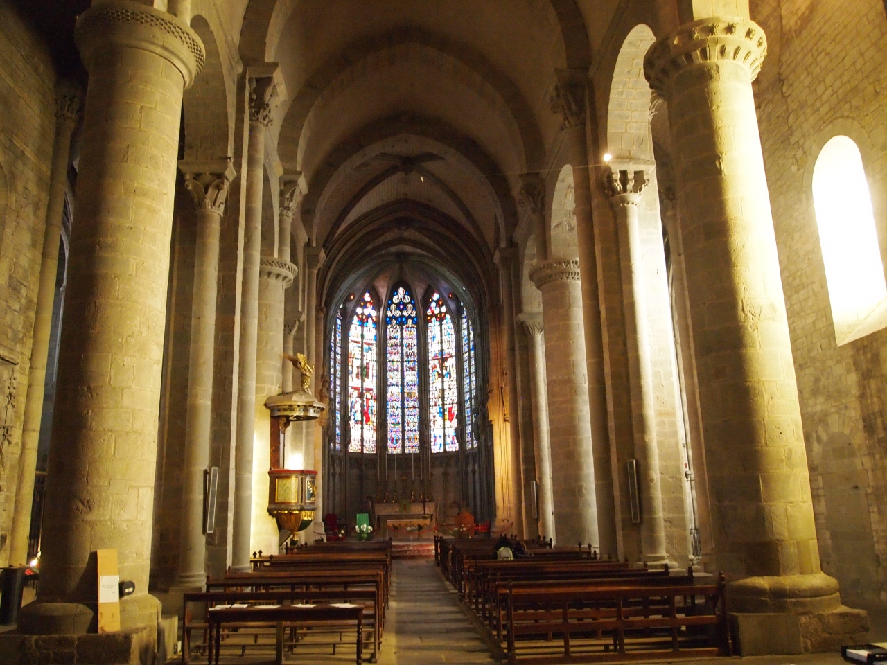 サン ナゼール バジリカ聖堂                Basilique Saint Nazaire