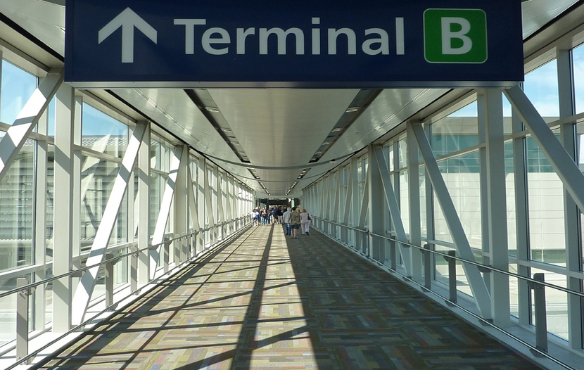 サクラメント国際空港 (SMF) Sacramento International Airport (SMF)