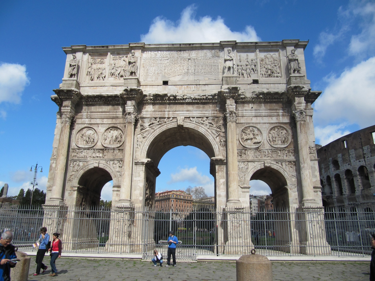 コンスタンティヌスの凱旋門                Arco di Constantino