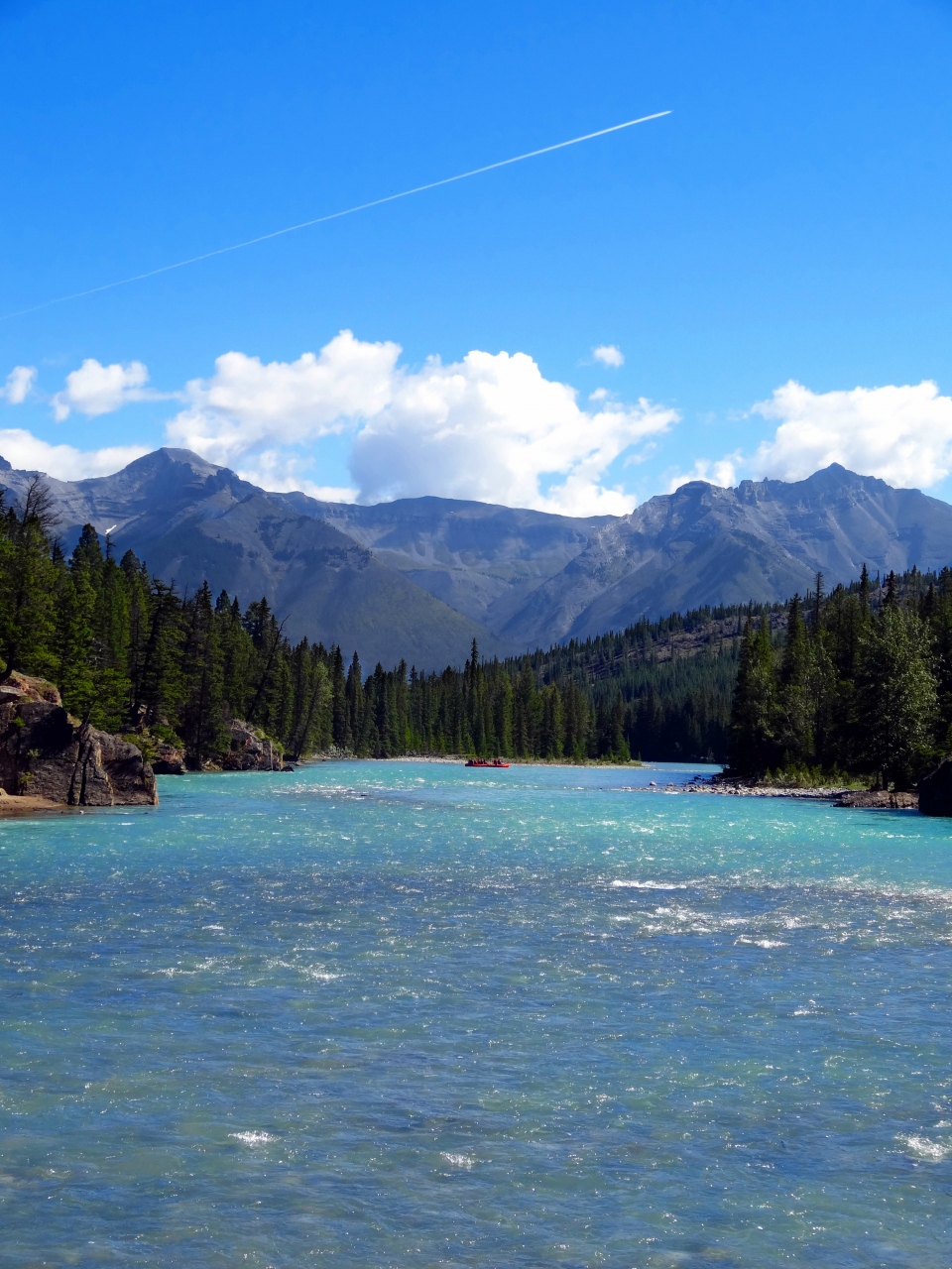 『ボウ川と景色を満喫できるフロートラフティング』by aoitomo|ボウ川のクチコミ【フォートラベル】