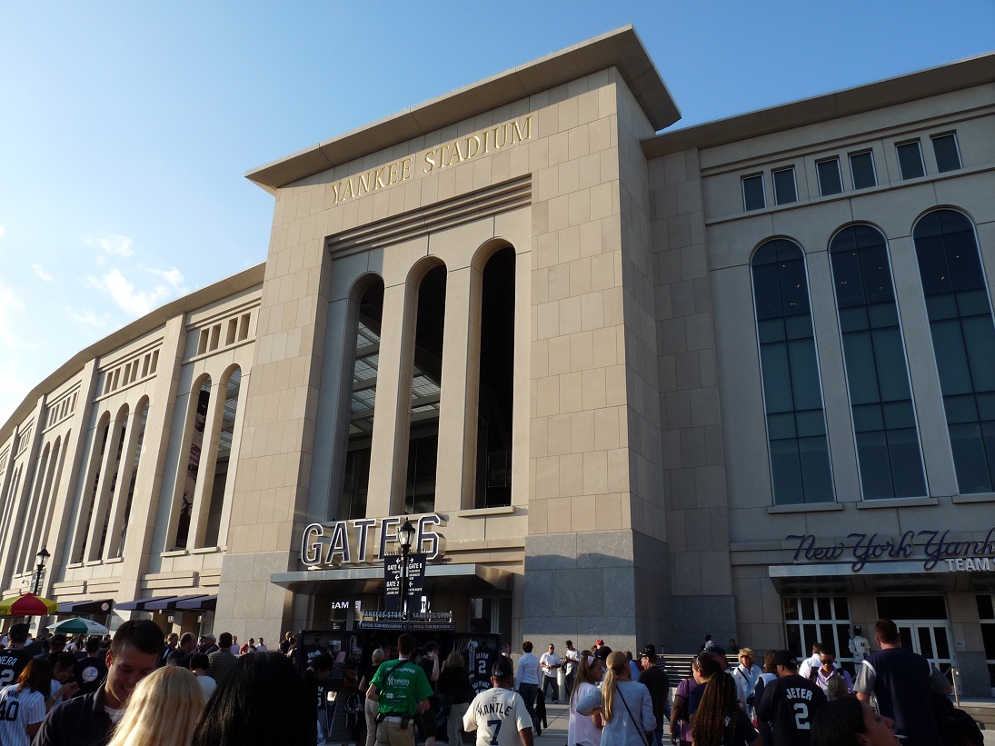 ヤンキー スタジアム                Yankee Stadium