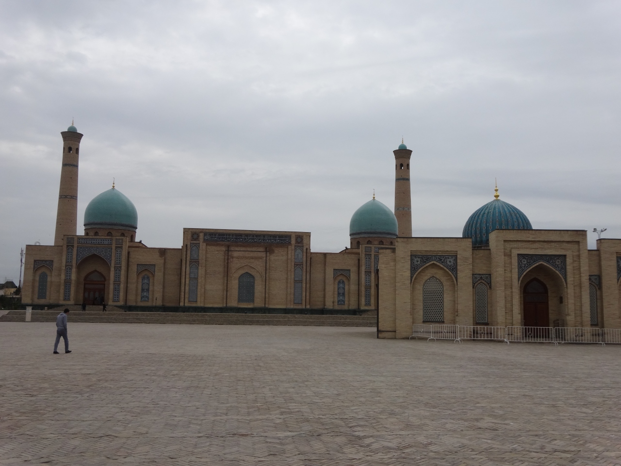 ハズラティ イマーム モスク Hazrati Imom Masjidi (Teleshayakh Mosque)