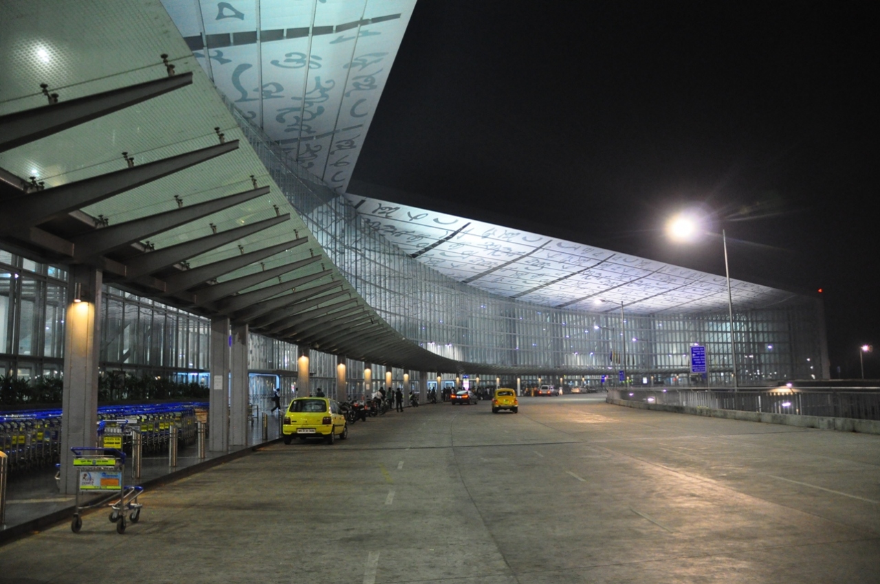 ネータージー スバース チャンドラ ボース国際空港 (CCU)                Kolkata Netaji Subhas Chandra Bose International Airport (CCU)