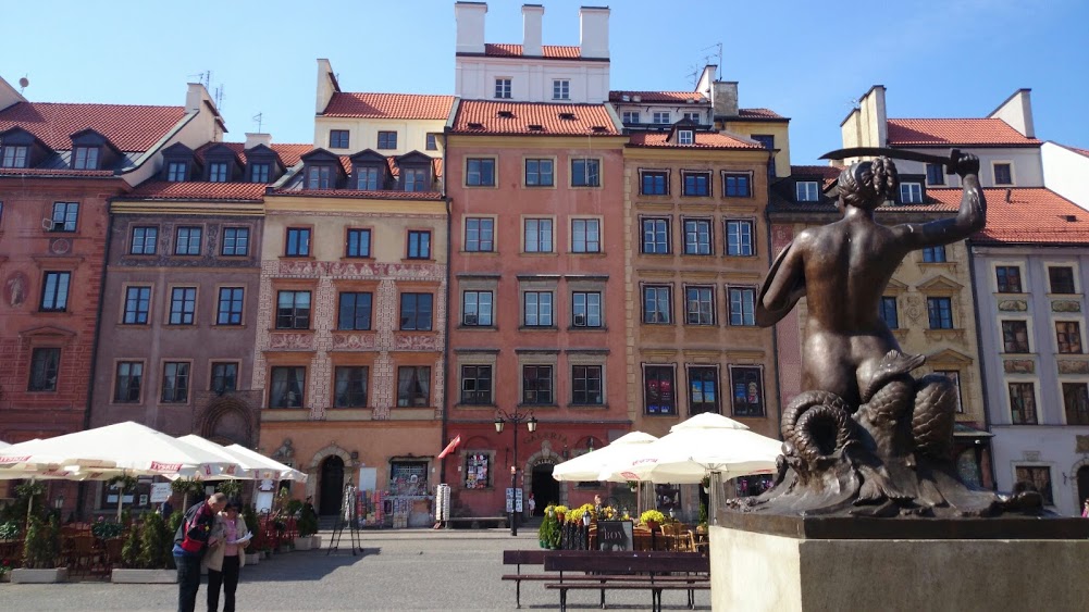 ワルシャワ歴史地区                Historic Centre of Warsaw