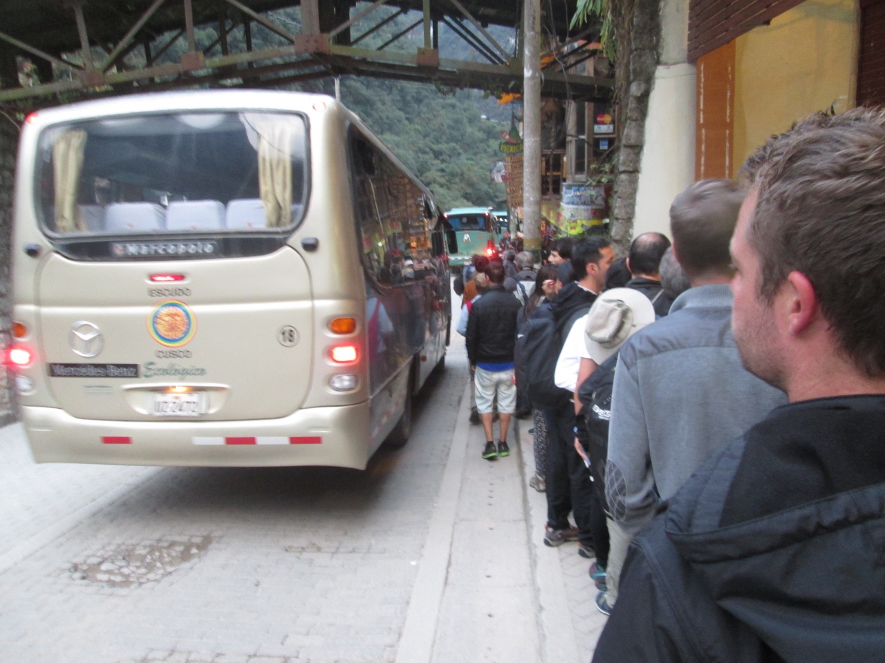 バス (アグアスカリエンテス～マチュピチュ)                Bus (Ａguas Ｃalientes Machu Picchu)