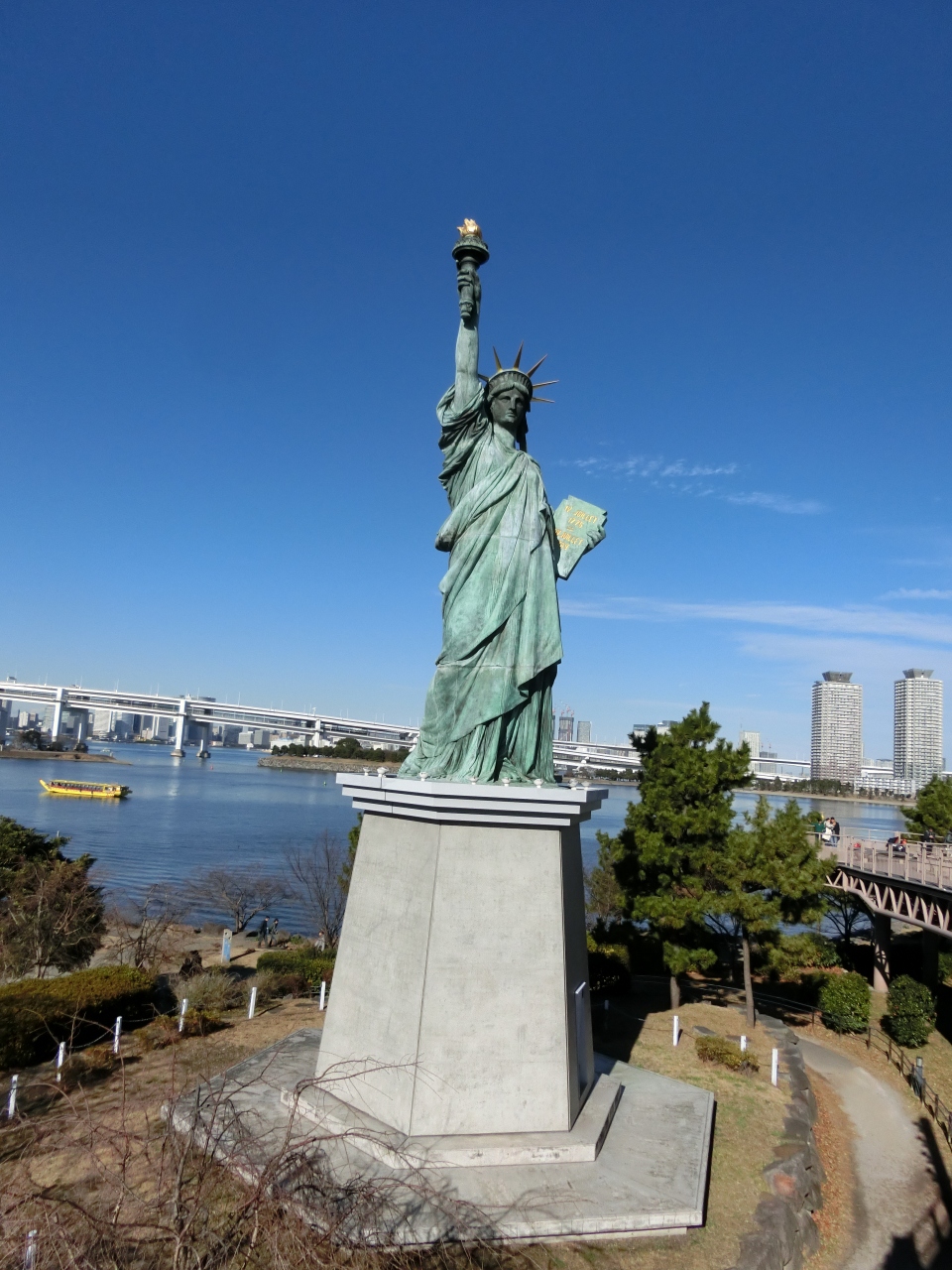 自由の女神