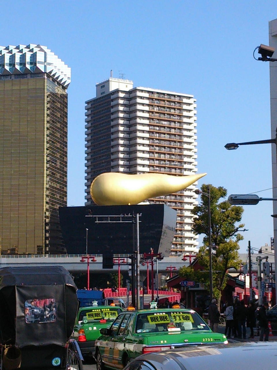 『黄金のモニュメントですね。』by すさん｜アサヒビール ...