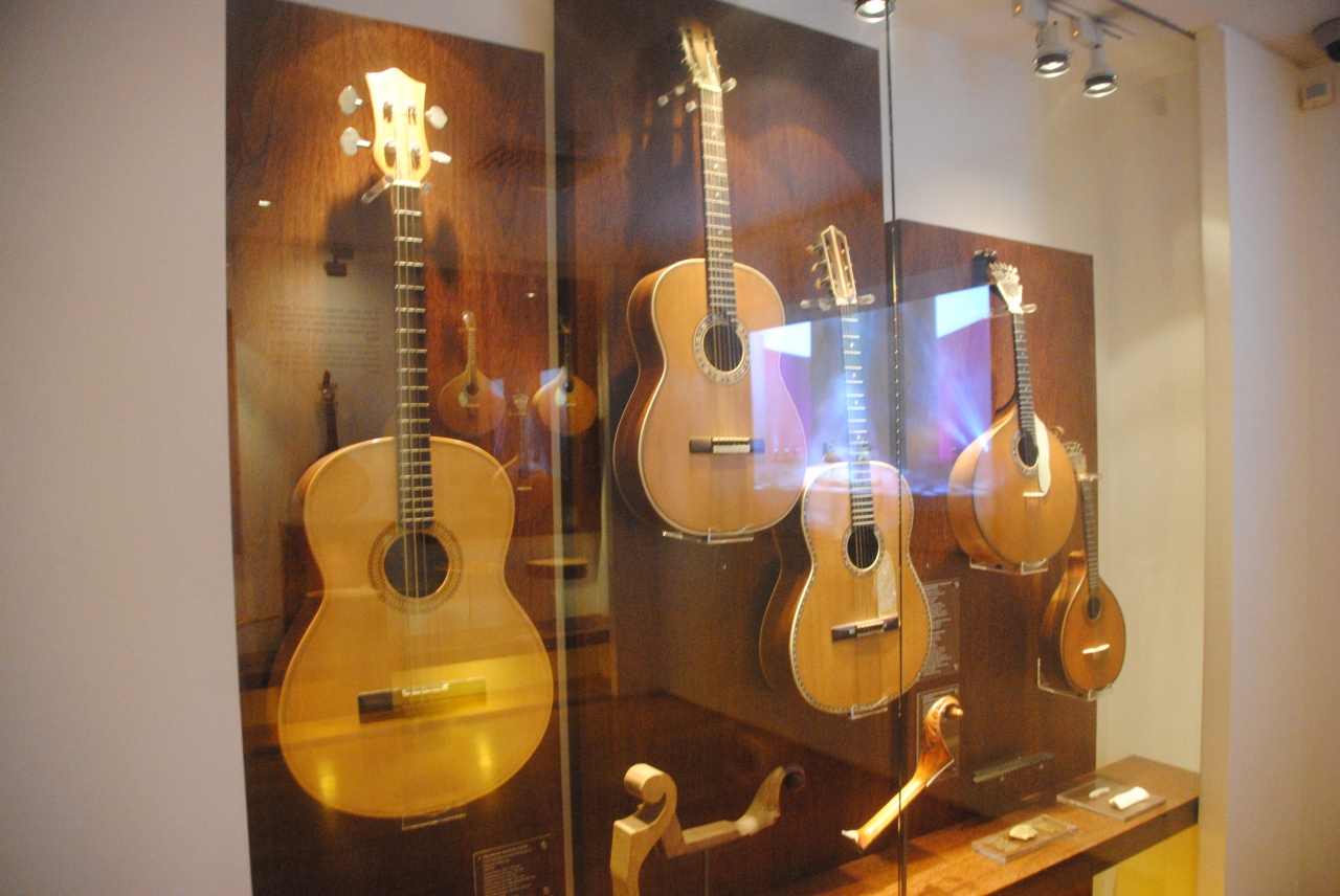 ファドとポルトガルギター博物館 Casa do Fado e da Guitarra Portuguesa