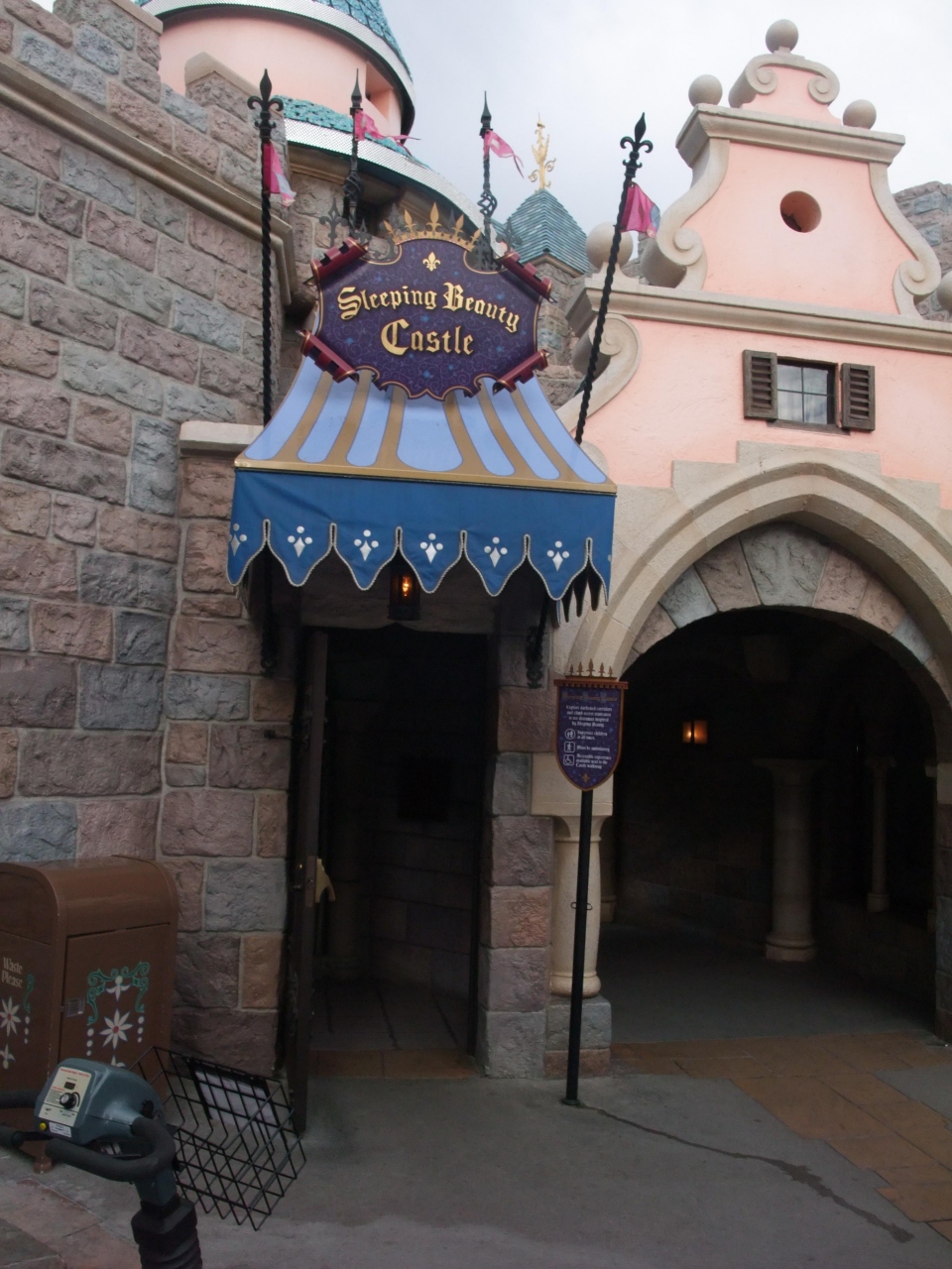 眠れる森の美女の城 Sleeping Beauty Castle Walkthrough