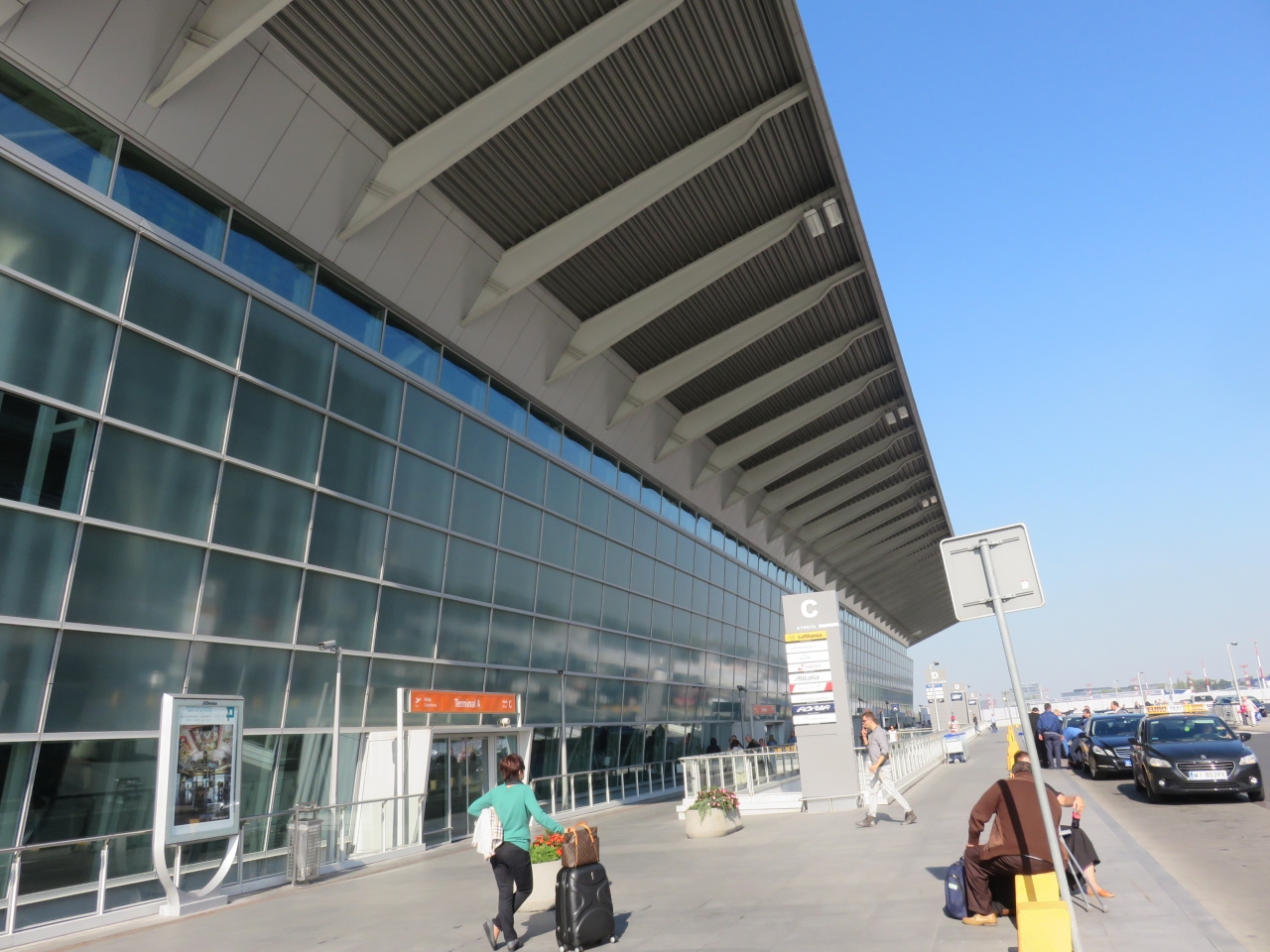 ワルシャワ ショパン空港 (WAW) Warsaw Frederic Chopin Airport