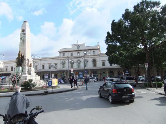 サレルノ駅 Salerno Central Train Station