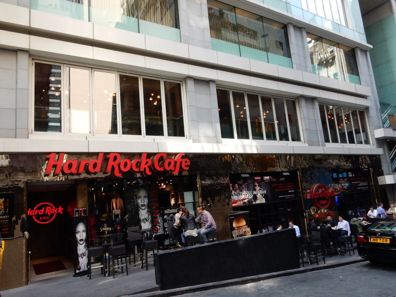 ハードロック カフェ (LKF Tower店) Hard Rock Cafe (Hong Kong LKF)