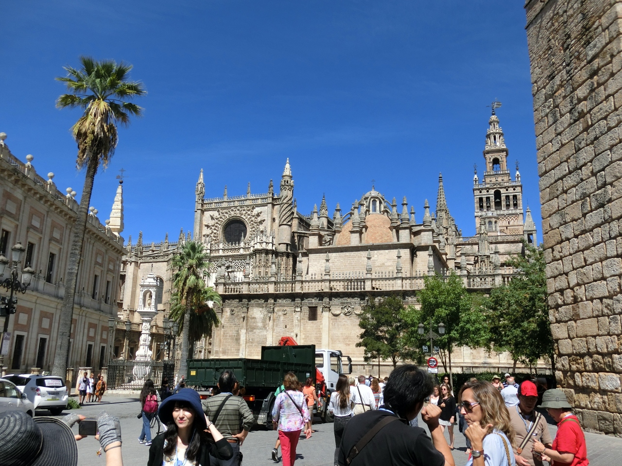 セビージャの大聖堂、アルカサルとインディアス古文書館 Cathedral, Alcázar and Archivo de Indias in Seville