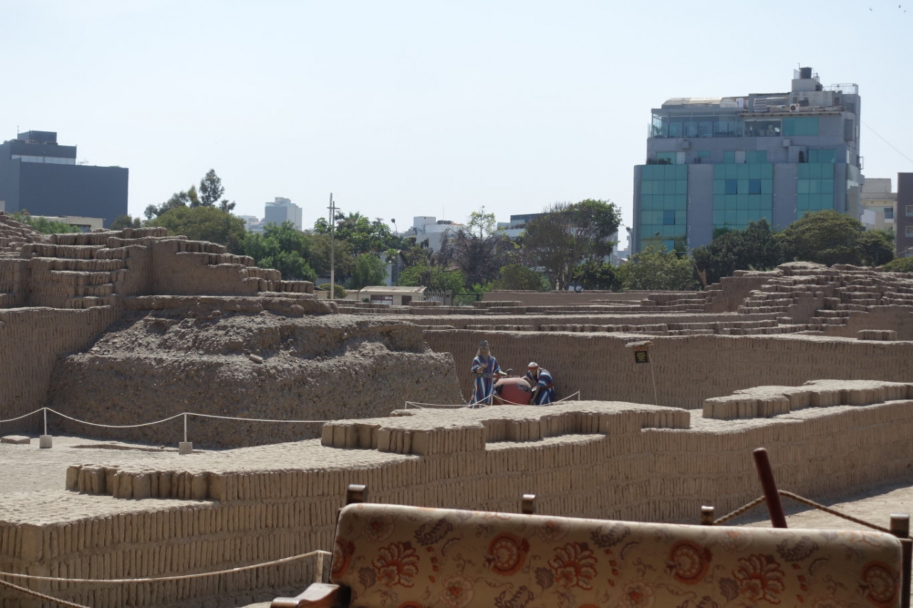 ワカ プクジャーナ                Restaurant Huaca Pucllana