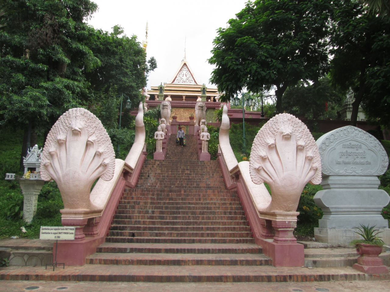 ワットプノン                Wat Phnom