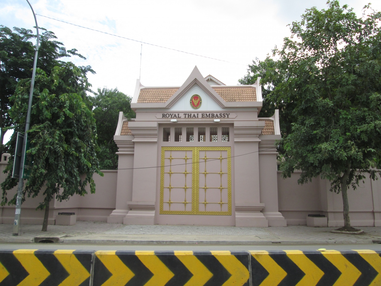 在カンボジア日本大使館                Cambodia Ambassade du Japon