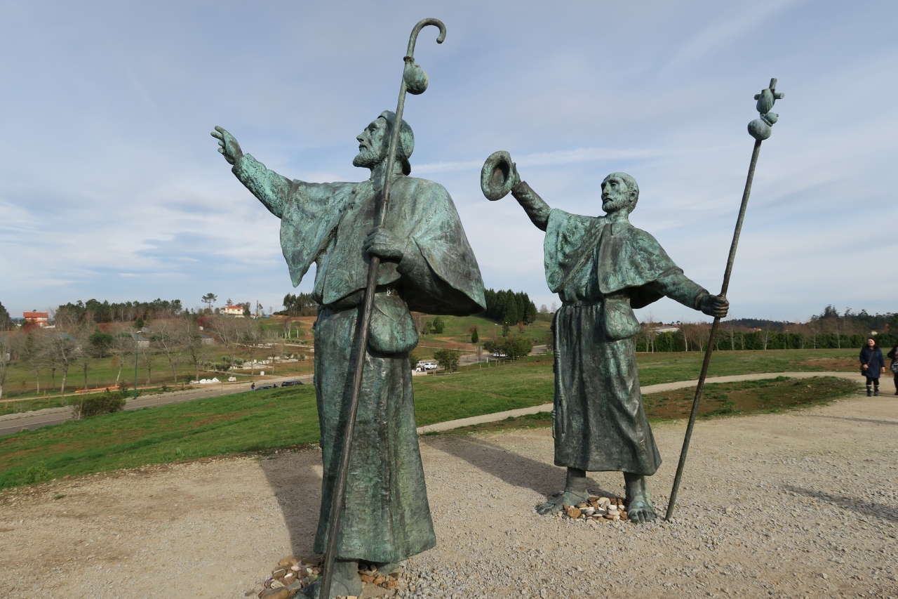 サンティアゴ デ コンポステーラの巡礼路:カミノ フランチェーズとスペイン北部の道 Routes of Santiago de Compostela: Camino Frances and Routes of Northern Spain