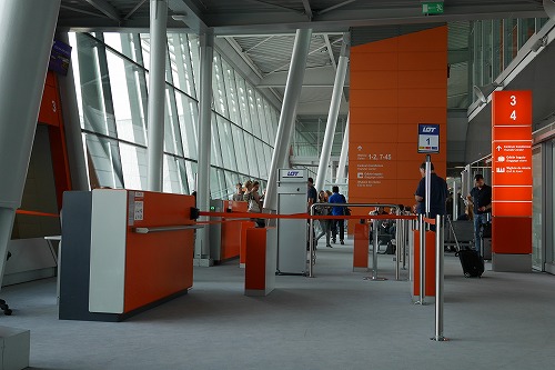 ワルシャワ ショパン空港 (WAW) Warsaw Frederic Chopin Airport