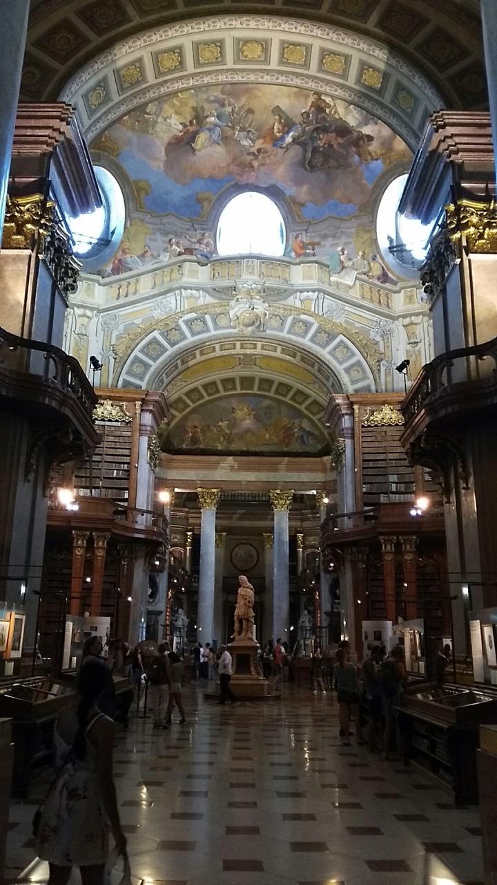 オーストリア国立図書館                 Oesterreichische Nationalbibliothek