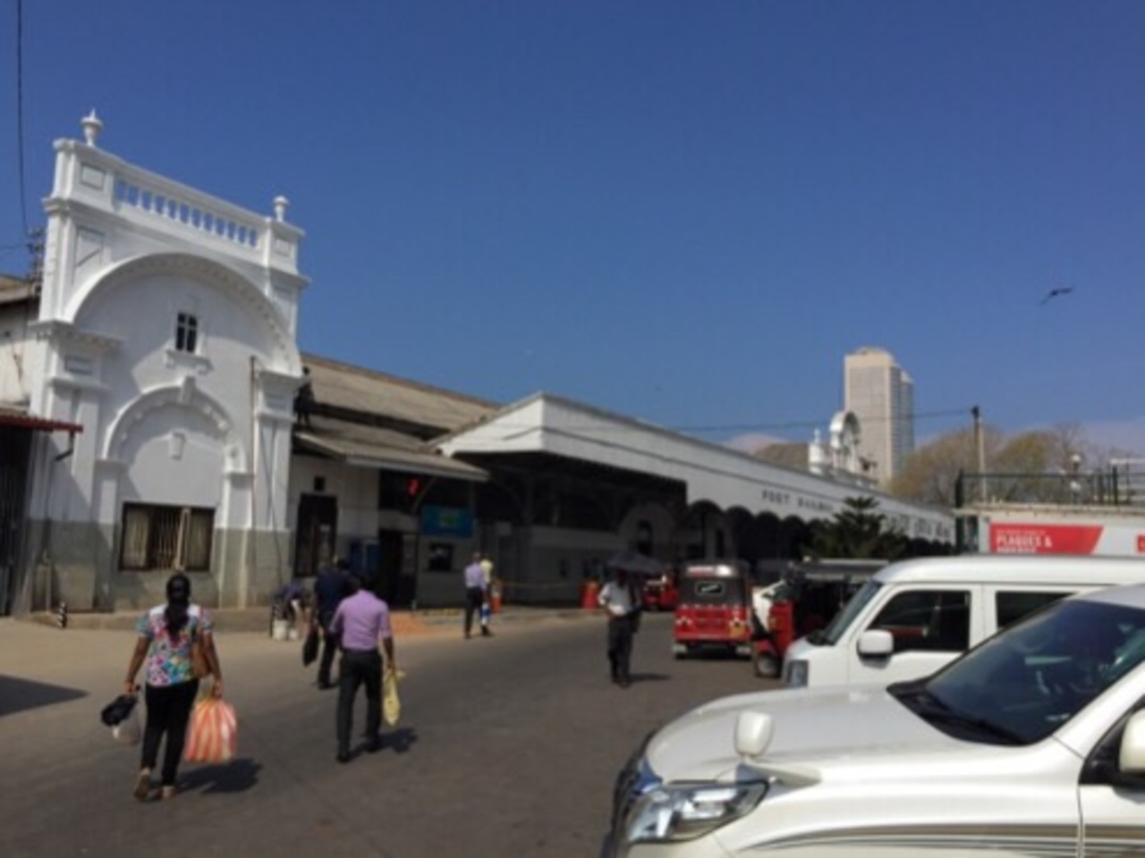 『クラシカルな駅』by Toratora|コロンボ フォート駅のクチコミ【フォートラベル】