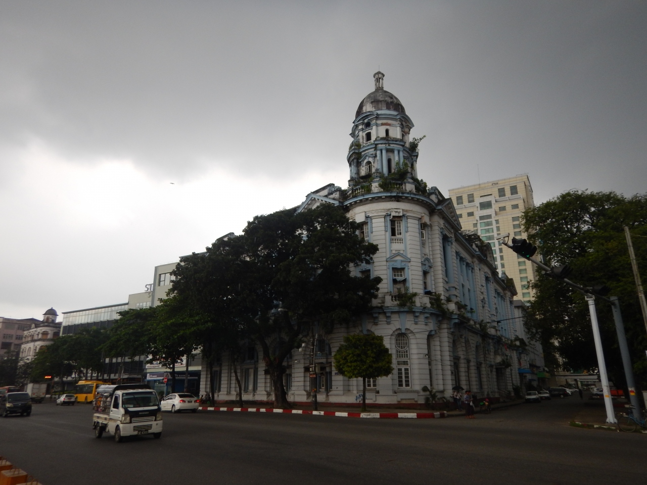 Myanmar Economic Bank Branch-3 (旧インド帝国銀行ビル) Myanmar Economic Bank Branch-3 (Formerly the Bank of Bengal)