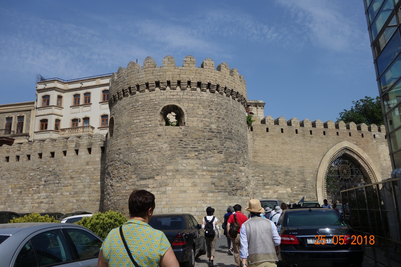 城壁都市バクー、シルヴァンシャー宮殿、及び乙女の塔 Walled City of Baku with the Shirvanshah's Palace and Maiden Tower