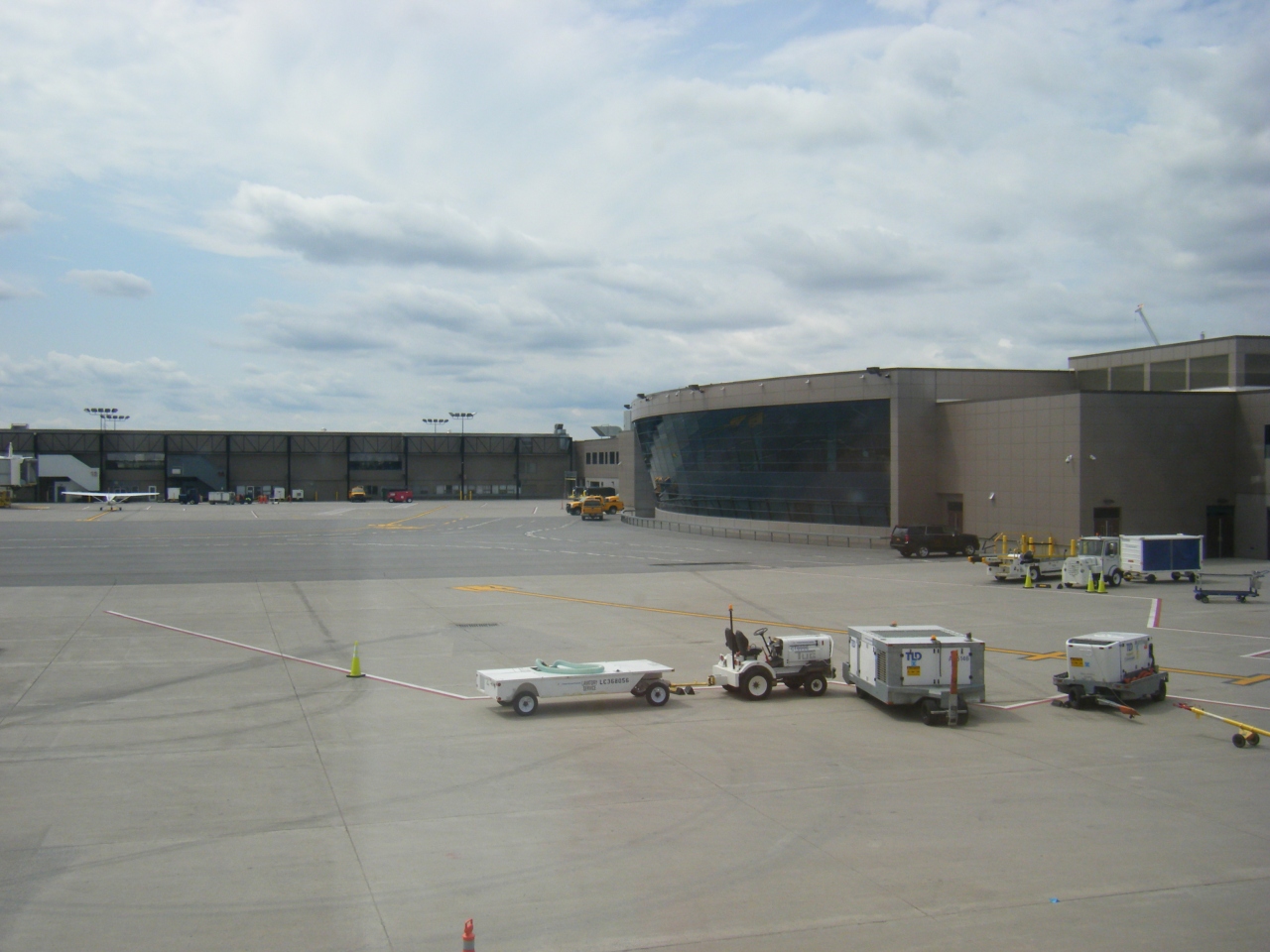 シラキュース ハンコック国際空港 (SYR) Syracuse Hancock International Airport (SYR)