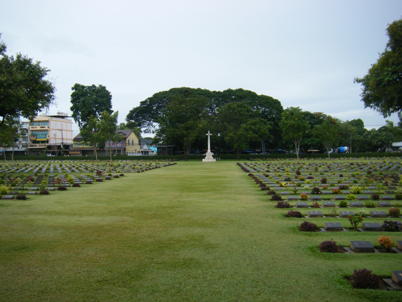 連合軍共同墓地 Kanchanaburi Allied War Cemetery