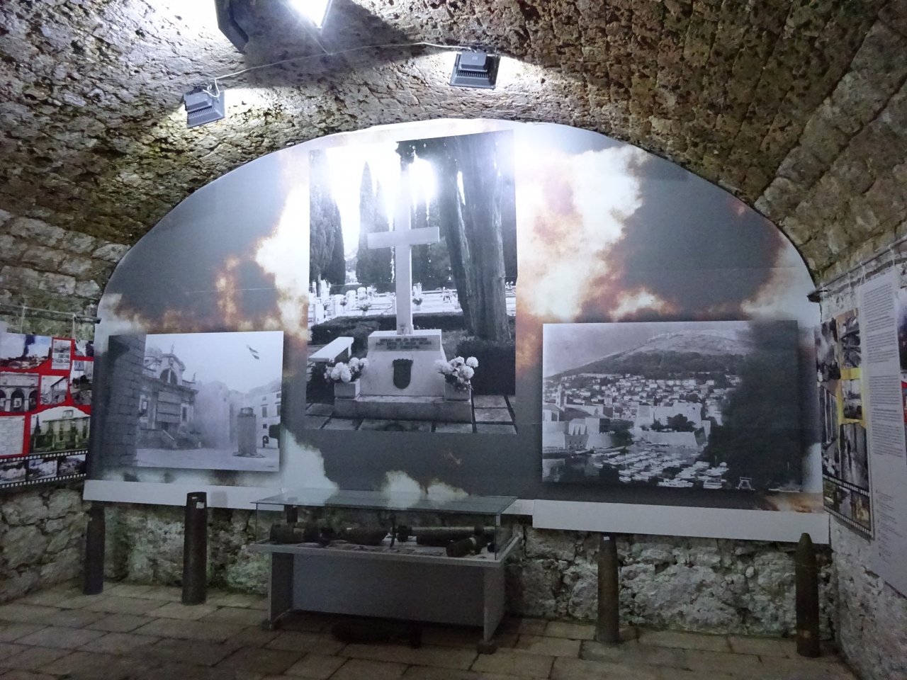 独立戦争展示館 Museum of Croatian War of Independence