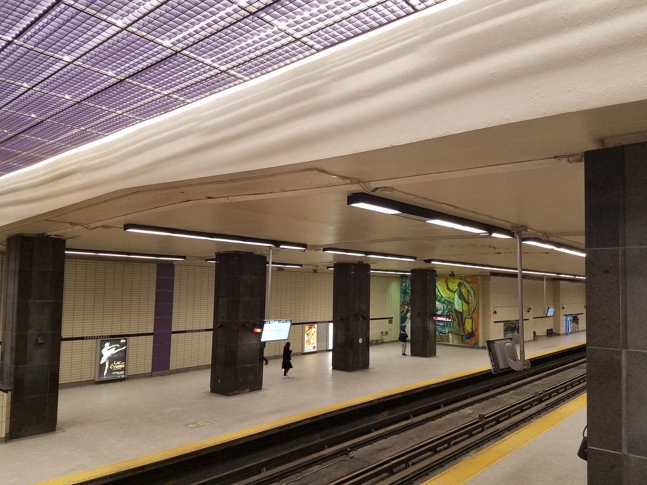 地下鉄                Metro