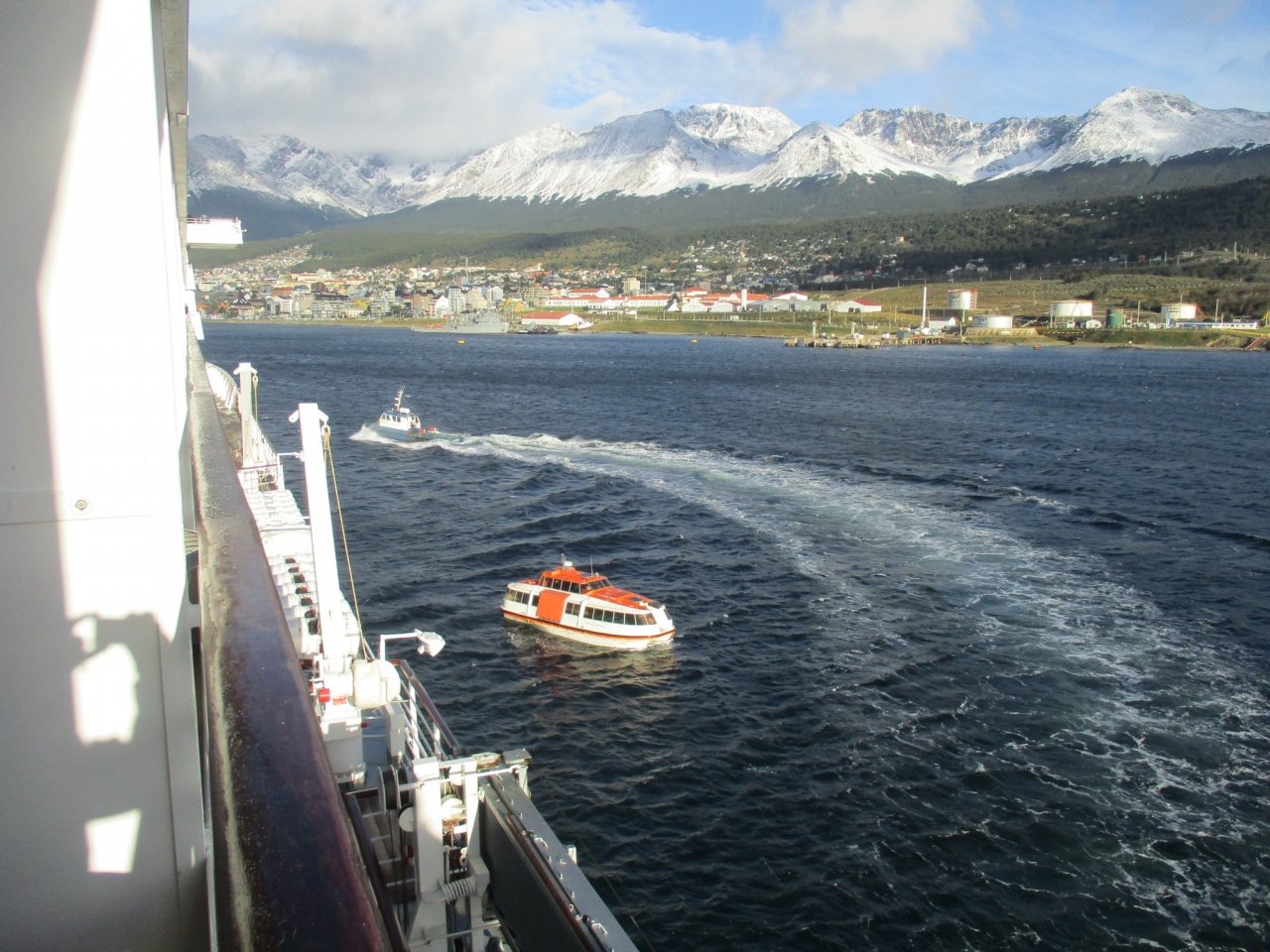 ウシュアイア港                Puerto Ushuaia